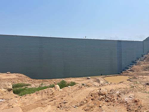 大河?xùn)|水壩聚脲防水.jpg 大河?xùn)|水壩聚脲防水.jpg